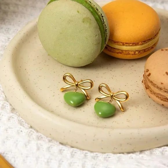 18k Gold Plated Bowknot Green Heart Drip Oil Earrings - Picture 3 of 8